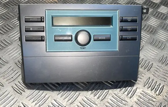 Toyota Corolla E120 E130 Climate control unit 559000F020 MB1465702264