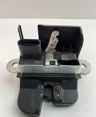 Volkswagen Golf VII Tailgate/trunk/boot lock/catch/latch 5G0827505A