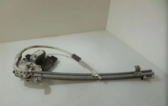 Renault Laguna II Rear window lifting mechanism without motor 8200008330