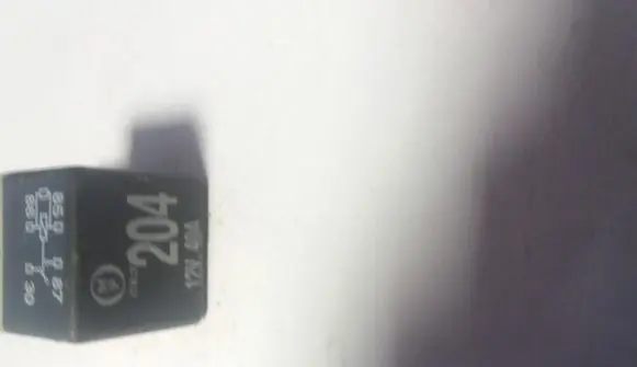 Volkswagen PASSAT B5 Other relay 431951253H