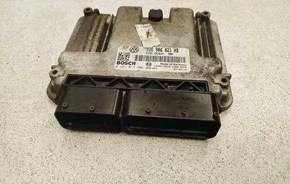 Volkswagen Golf V Engine control unit/module 03G906021HB 1039S15613 0281013606