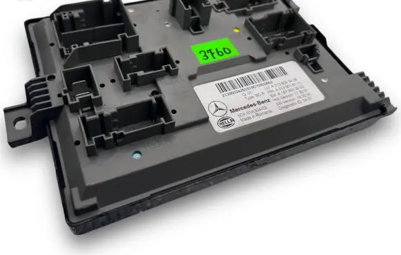 Mercedes-Benz E AMG W213 Central body control module S3760 A2139003426