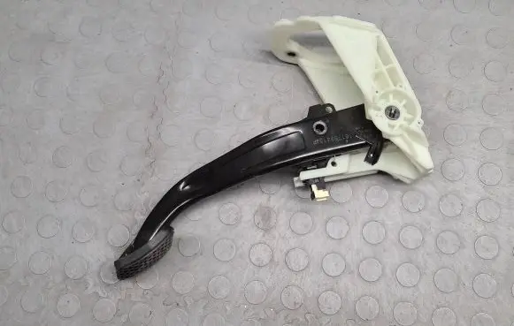 BMW 3 F30 F35 F31 Brake pedal 6876739