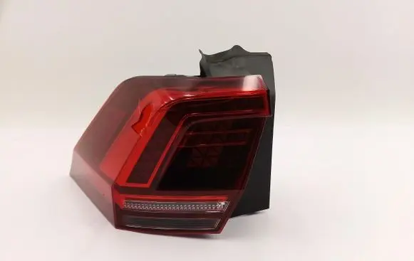 Volkswagen Tiguan Rear/tail lights 5NA945207F