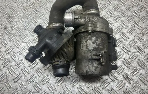 Thermostat/thermostat housing