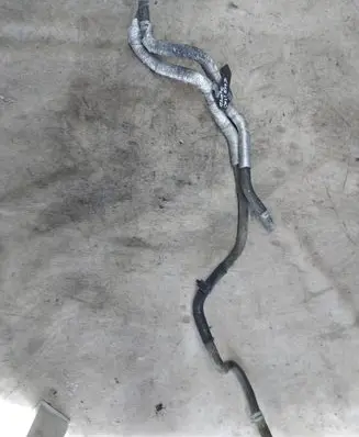 Engine coolant pipe/hose
