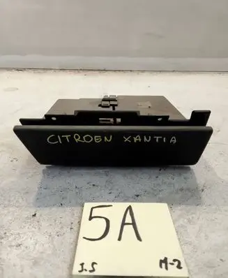 Citroen Xantia Cigarette lighter 96089330