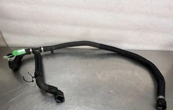 Engine coolant pipe/hose
