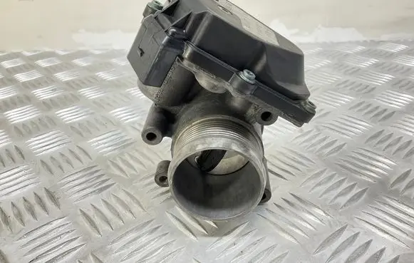 Audi Q3 8U Throttle valve 03L128063T