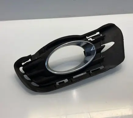 Mercedes-Benz C W204 Front fog light trim/grill A2048850324 2048850324