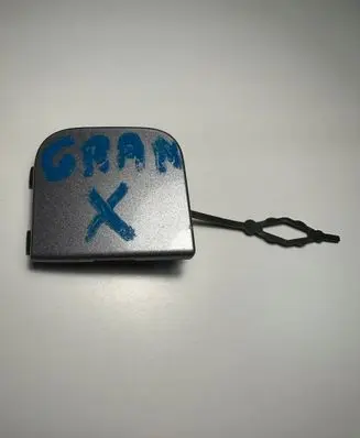 Opel Grandland X Front tow hook cap/cover Y00033977