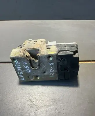 Peugeot 206 Front door lock 