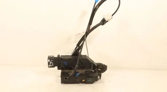 Citroen C4 I Picasso Front door lock 3907E