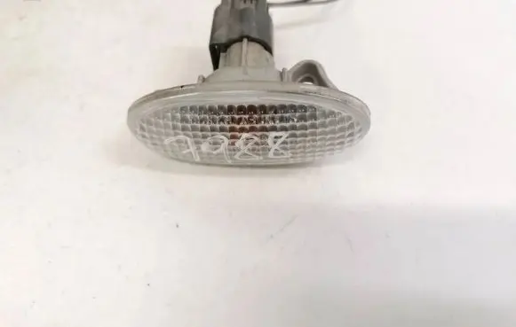 Mazda 5 Front fender indicator light