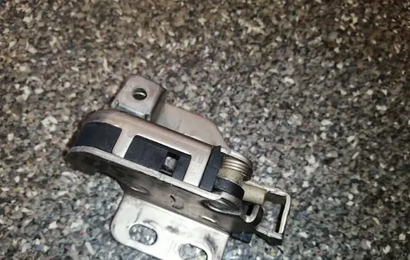 Loading door lock