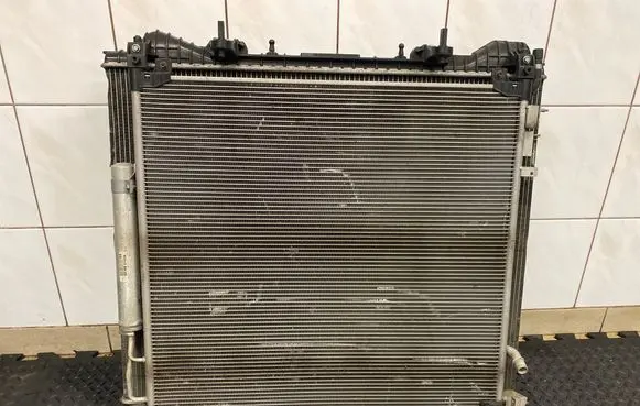 Land Rover Discovery 5 Radiator set HPLA8005AB JPLA19E839AC BQ9RA