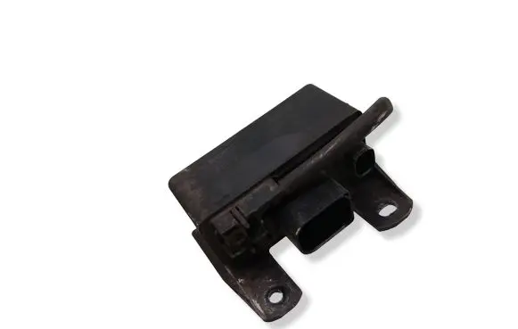 Mercedes-Benz E W211 Glow plug pre-heat relay 