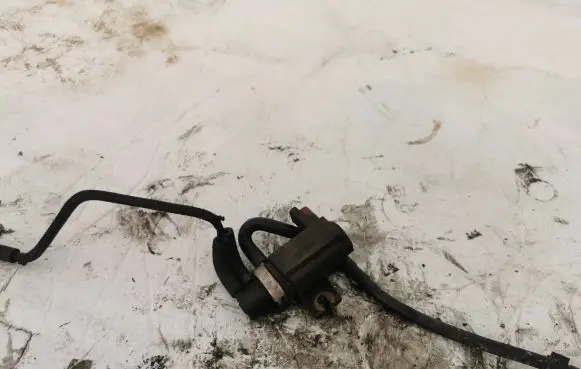 Volvo S40 Turbo solenoid valve 165601A