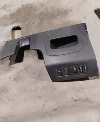 Renault Clio IV Dashboard lower bottom trim panel 689215806R