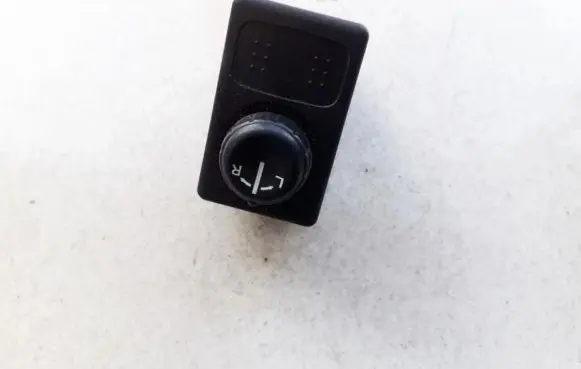 Nissan Almera N16 Wing mirror switch