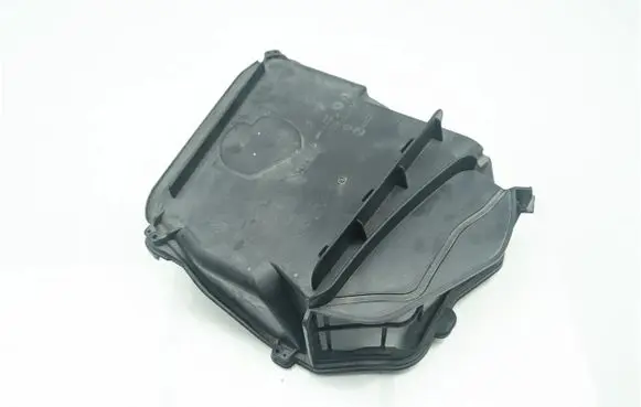 BMW 6 F12 F13 Air filter box cover 9216223 V6756003
