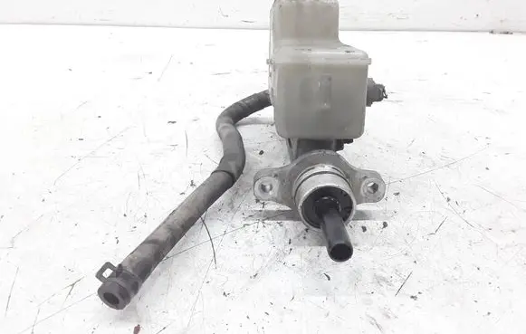 Master brake cylinder