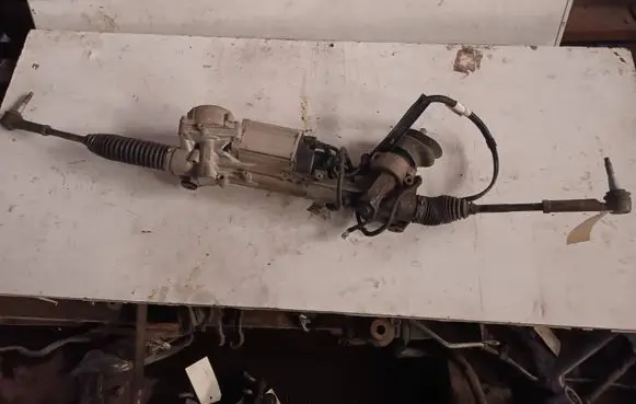 Opel Astra J Steering rack