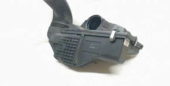 BMW 3 E92 E93 Air filter box 7811904 13717811904