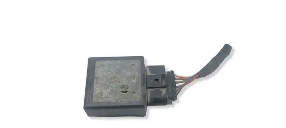 Volkswagen PASSAT B8 Fuel injection pump control unit/module 5Q0906121M