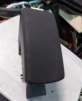 Volkswagen PASSAT B6 Armrest 3C0864207G