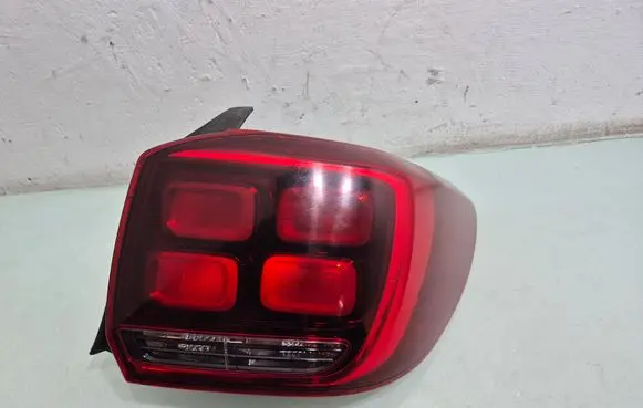 Rear/tail lights