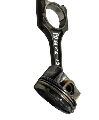 Volkswagen PASSAT CC Piston 220411