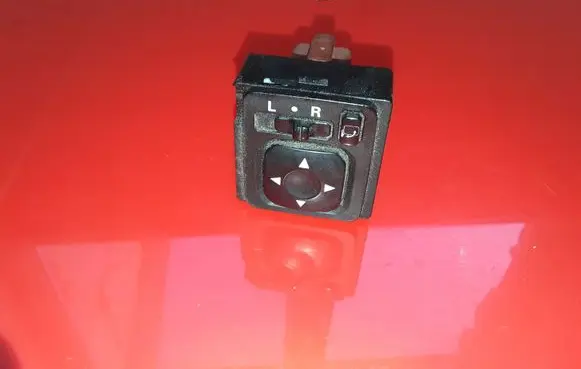 Mitsubishi Grandis Wing mirror switch 183569