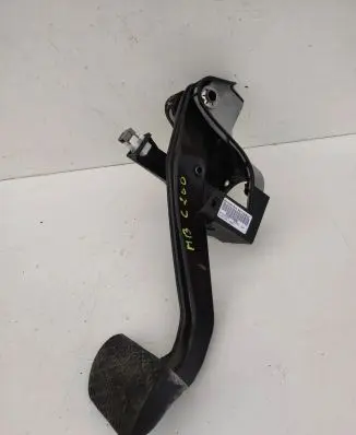 Mercedes-Benz C W204 Brake pedal A2042902001 PP204290056
