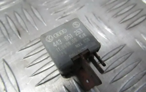 Audi A4 S4 B5 8D Other relay 443951253