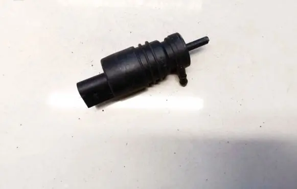 BMW 5 E39 Windscreen/windshield washer pump