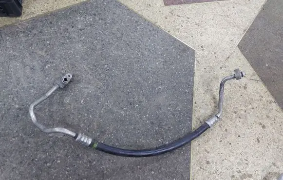 Toyota Corolla Verso E121 Air conditioning (A/C) pipe/hose