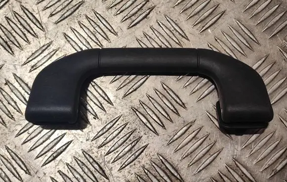 Mercedes-Benz E W212 Front interior roof grab handle A2048100051