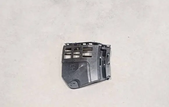 Volvo XC40 Front bumper mounting bracket 31455242