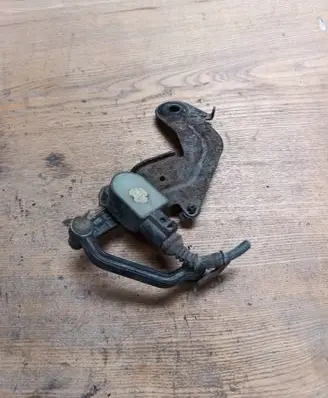 Headlight/headlamp level sensor