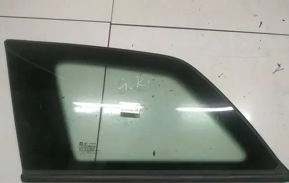 Opel Astra H Rear side window as2