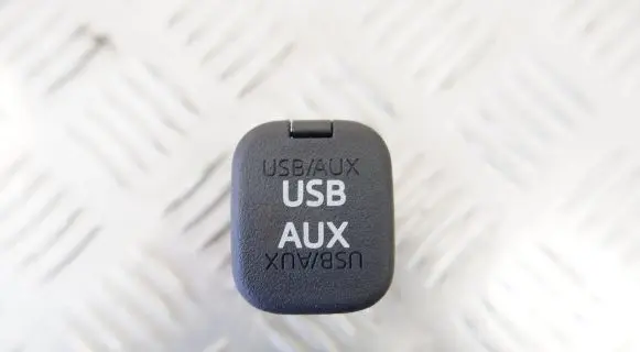 Mazda CX-5 AUX in-socket connector KD45669U0