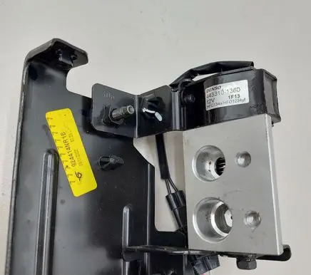 Nissan Leaf II (ZE1) Air conditioning (A/C) expansion valve 443310160