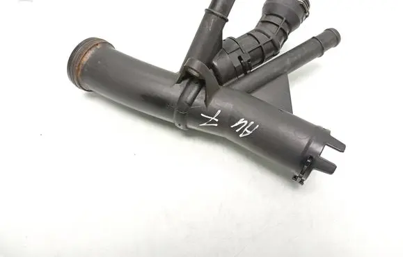 Volkswagen PASSAT B8 Engine coolant pipe/hose 04L121026F 04L121071E 04L.121.026.F