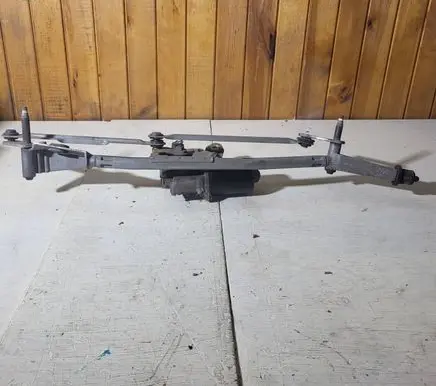 Volvo S60 Front wiper linkage and motor 404775 09151848 33828