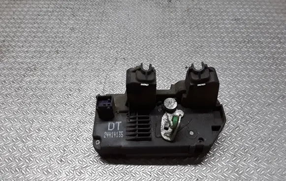 Opel Zafira A Rear door lock 24414135