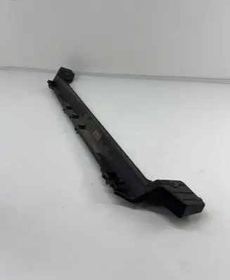 Volkswagen Touareg II Bottom radiator support slam panel 7p0805551