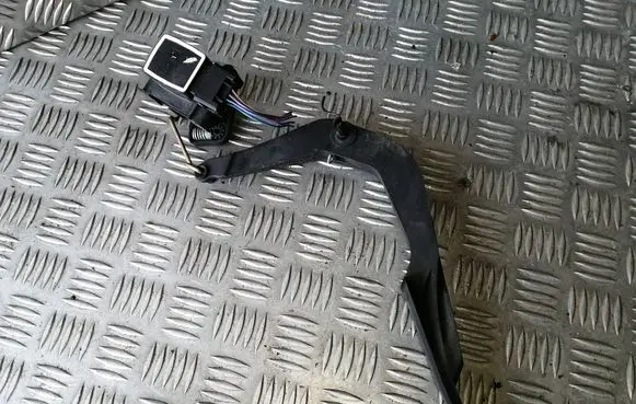 Mercedes-Benz A W168 Accelerator throttle pedal A0135427717
