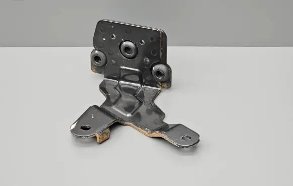 Hyundai i30 ABS pump bracket 