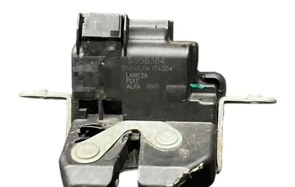 Fiat 500L Tailgate/trunk/boot lock/catch/latch